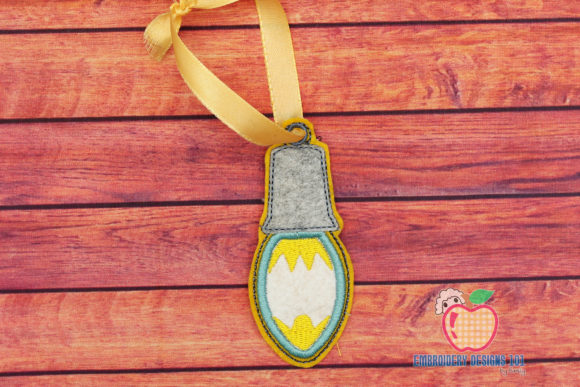 Reviewing the Christmas Lights In-The-Hoop Ornament Design